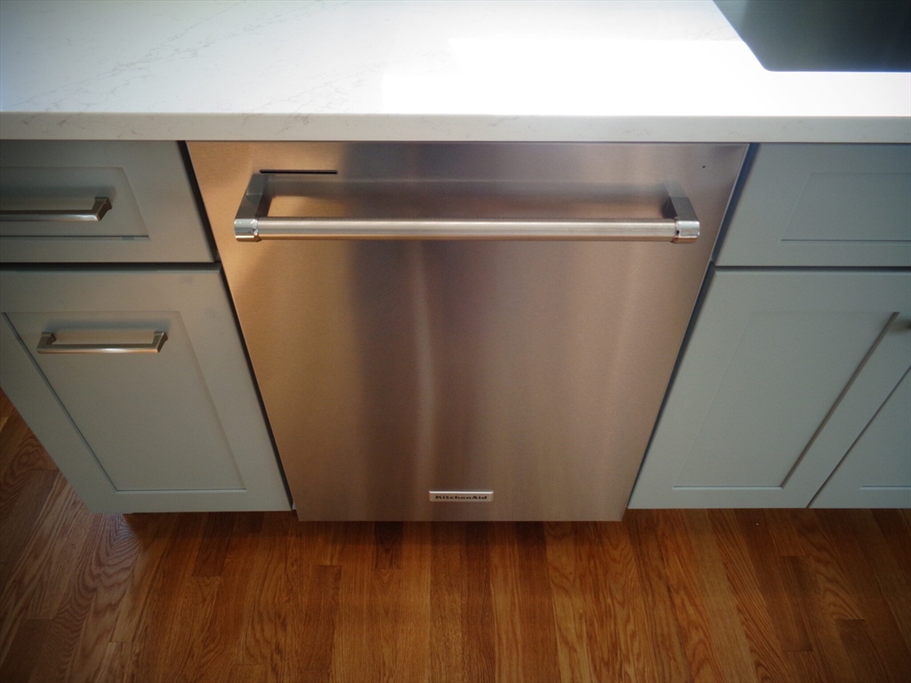 13 Clarendon Road, Unit 2 Belmont, MA 02478 - Photo 5 of 26