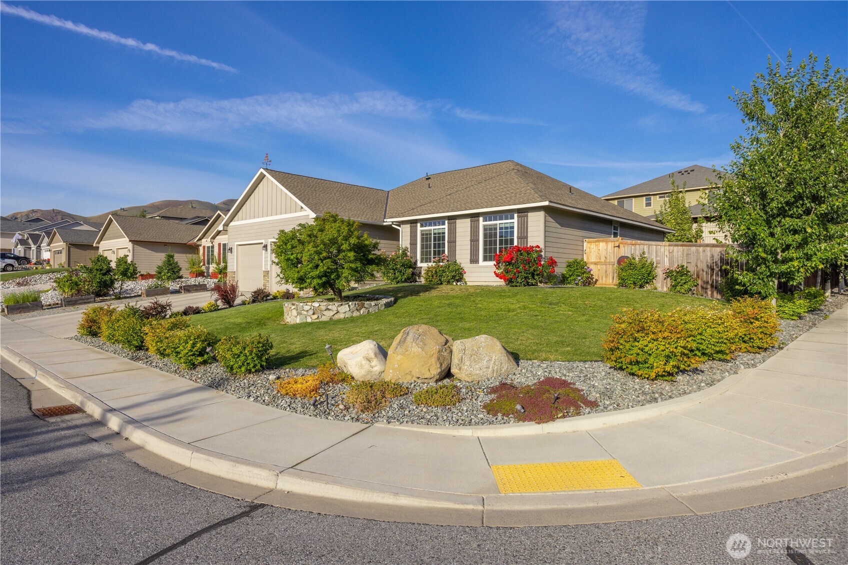 491 Spring View Place Chelan, WA 98816 - Photo 2 of 37
