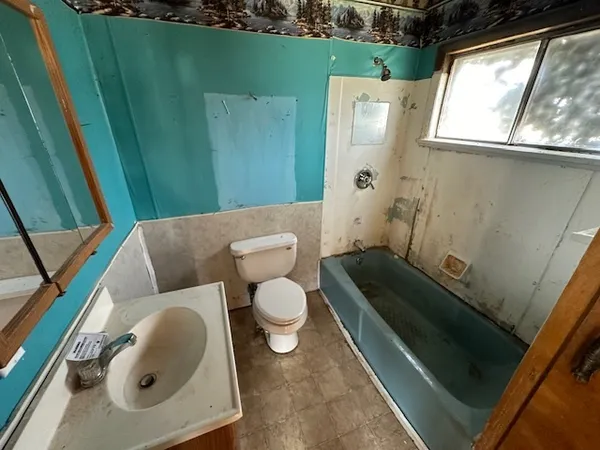 $70,000 | 102 North Jackson Street, Gardner, IL 60424