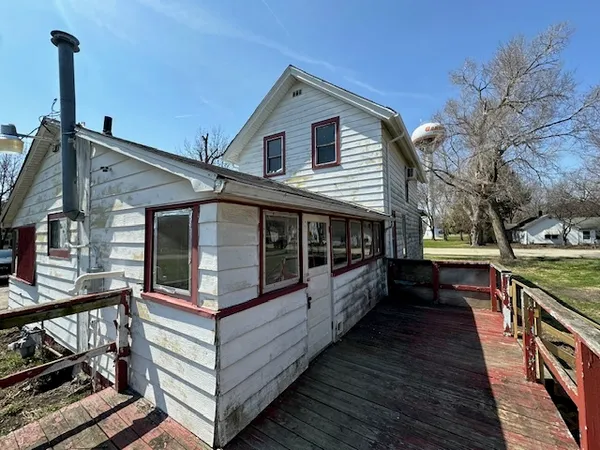 $70,000 | 102 North Jackson Street, Gardner, IL 60424