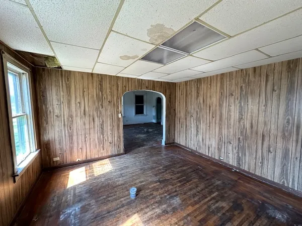 $70,000 | 102 North Jackson Street, Gardner, IL 60424