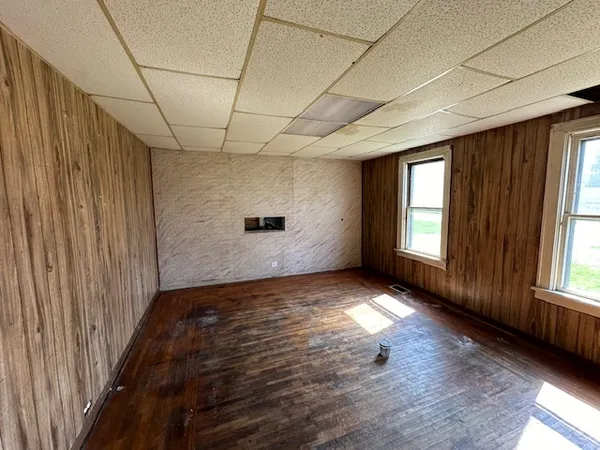 $70,000 | 102 North Jackson Street, Gardner, IL 60424