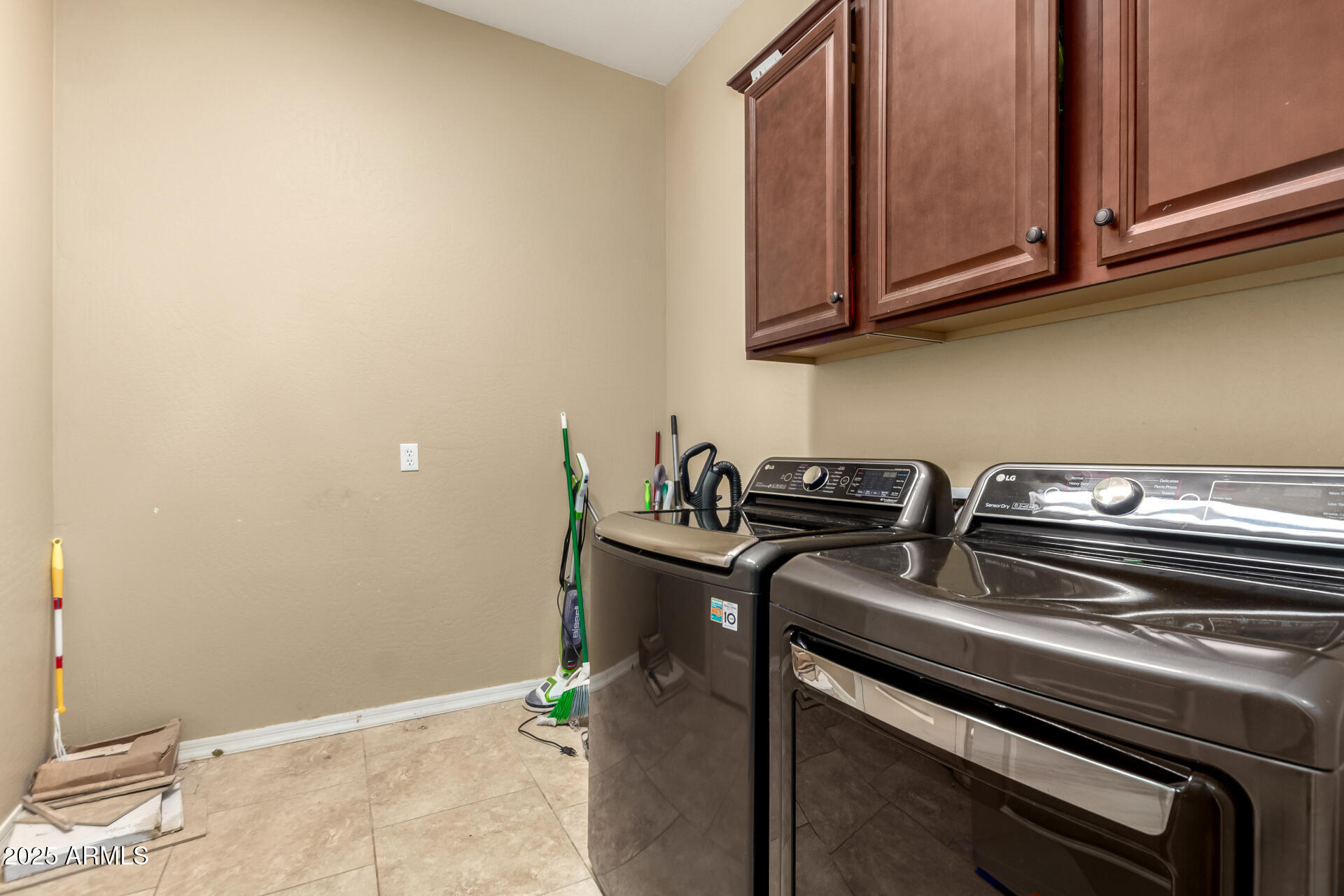 3420 East Bart Street Gilbert, AZ 85295 - Photo 26 of 47 Large laundry room