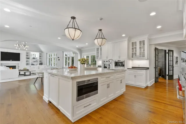 a picture of a building