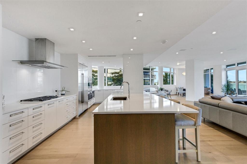 280 Golden Gate Point, Unit 200 Sarasota, FL 34236 - Photo 12 of 94