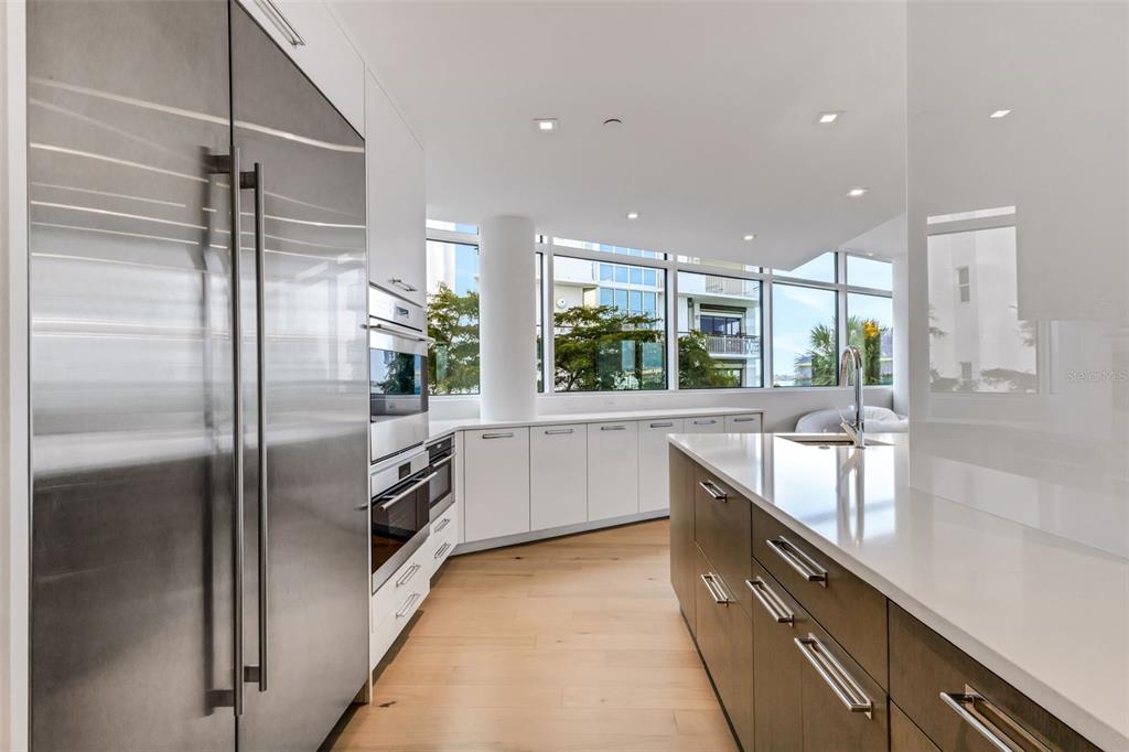 280 Golden Gate Point, Unit 200 Sarasota, FL 34236 - Photo 19 of 94