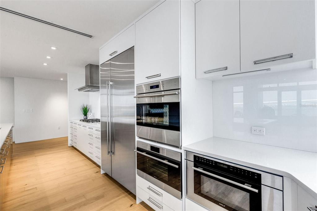 280 Golden Gate Point, Unit 200 Sarasota, FL 34236 - Photo 20 of 94