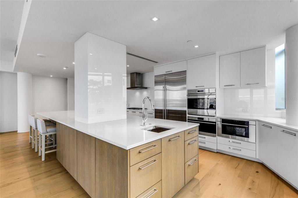 280 Golden Gate Point, Unit 200 Sarasota, FL 34236 - Photo 21 of 94