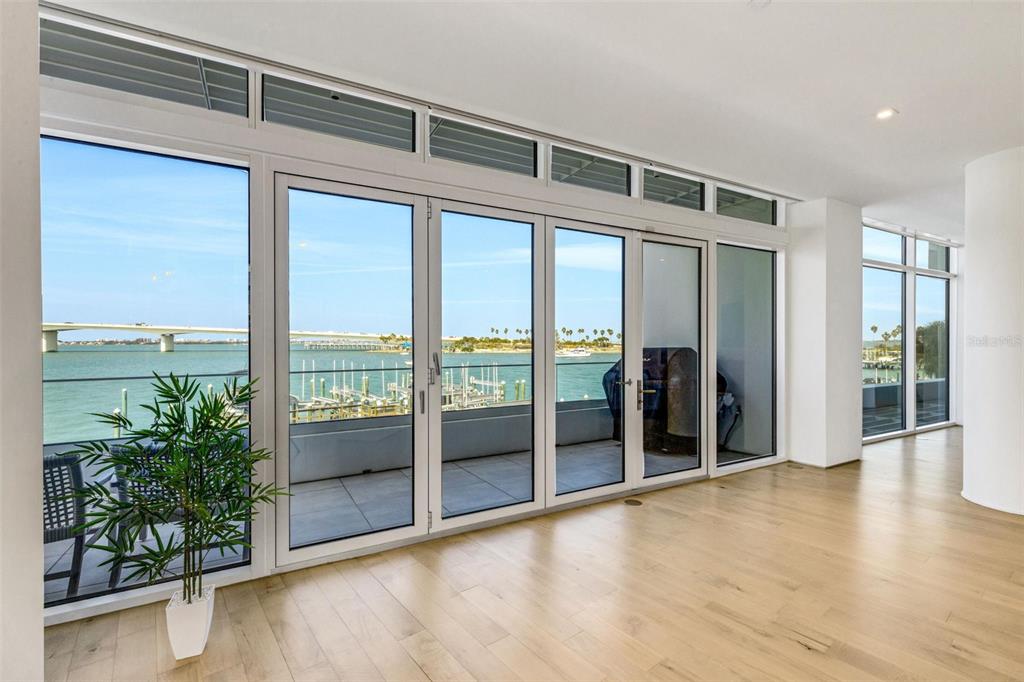 280 Golden Gate Point, Unit 200 Sarasota, FL 34236 - Photo 32 of 94