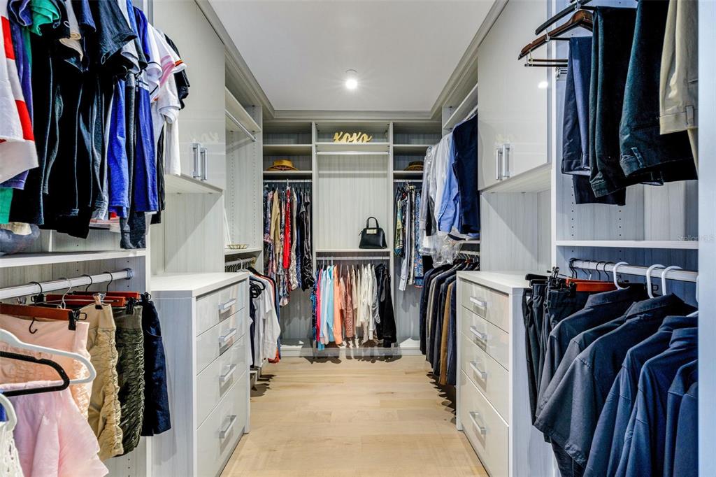 280 Golden Gate Point, Unit 200 Sarasota, FL 34236 - Photo 45 of 94