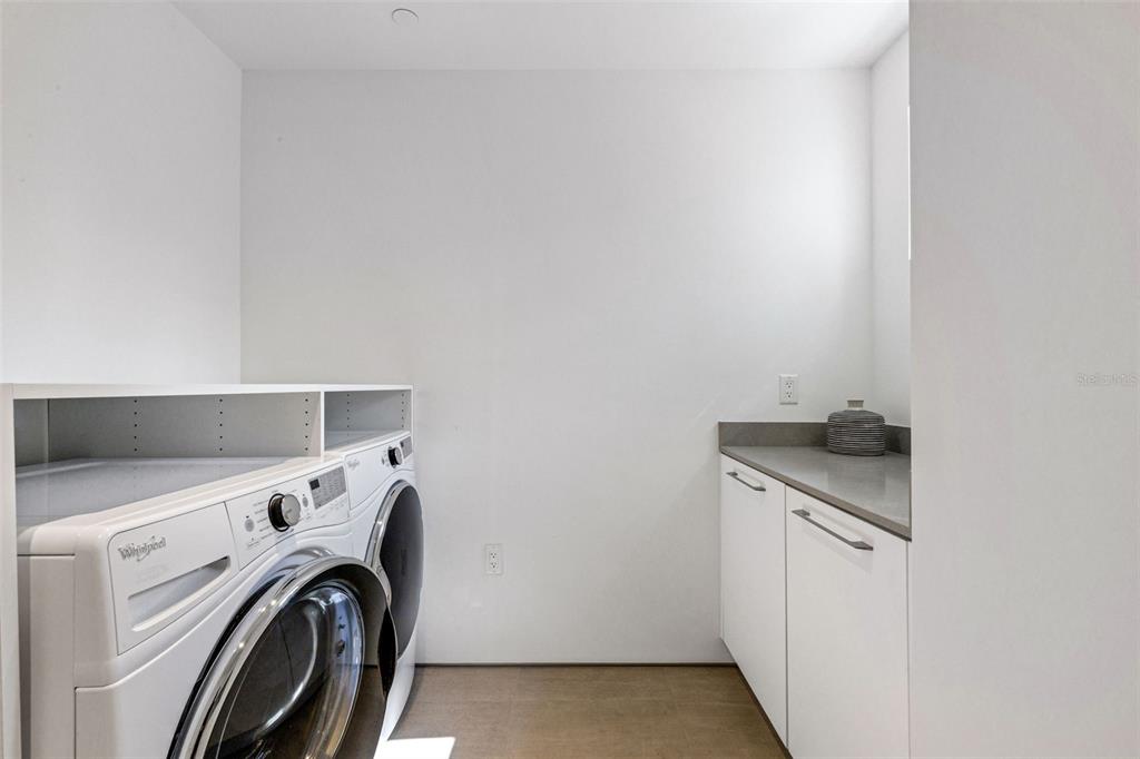 280 Golden Gate Point, Unit 200 Sarasota, FL 34236 - Photo 51 of 94