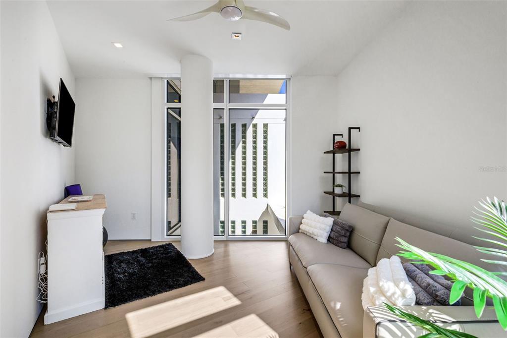 280 Golden Gate Point, Unit 200 Sarasota, FL 34236 - Photo 53 of 94