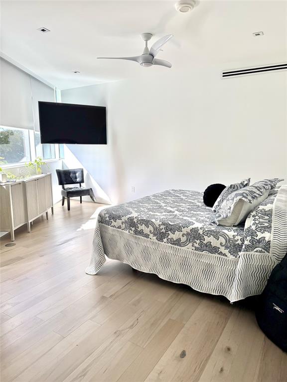 280 Golden Gate Point, Unit 200 Sarasota, FL 34236 - Photo 58 of 94