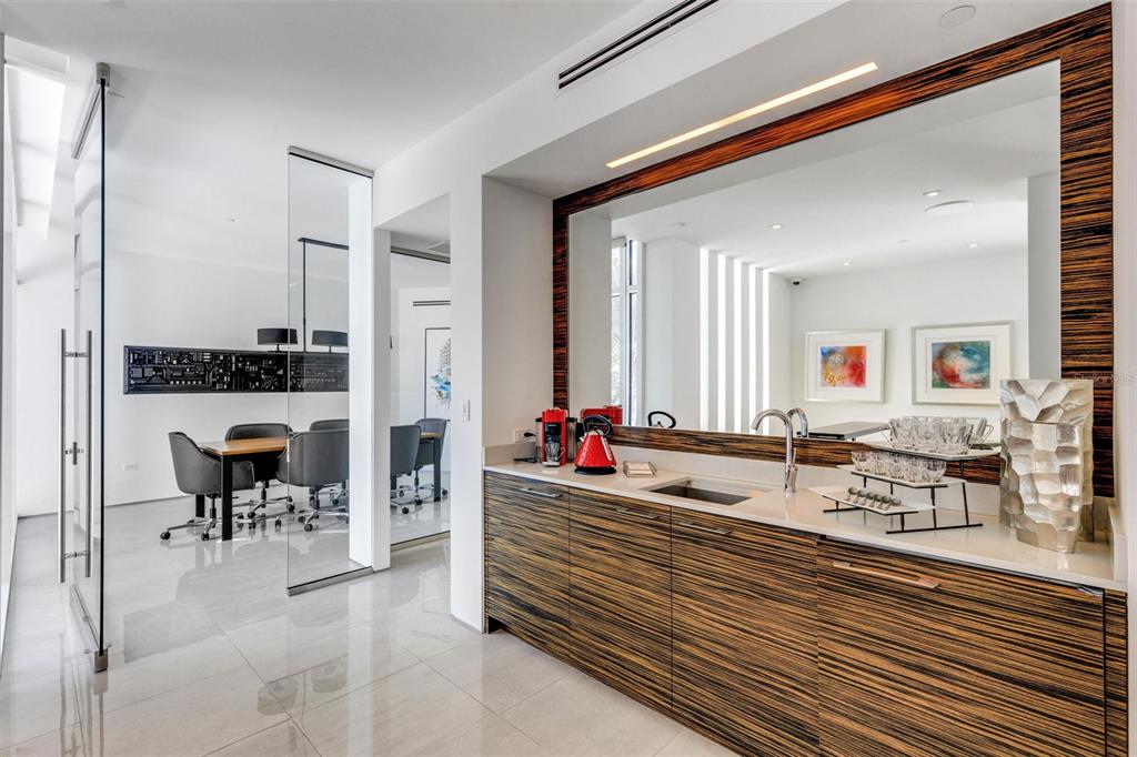 280 Golden Gate Point, Unit 200 Sarasota, FL 34236 - Photo 63 of 94