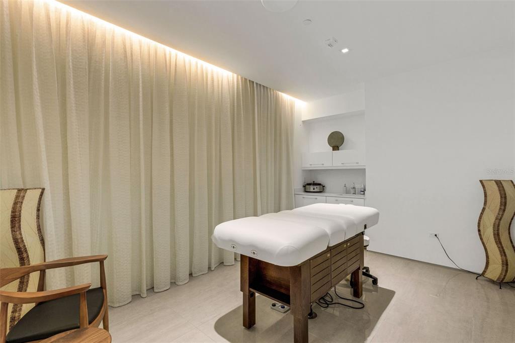 280 Golden Gate Point, Unit 200 Sarasota, FL 34236 - Photo 66 of 94