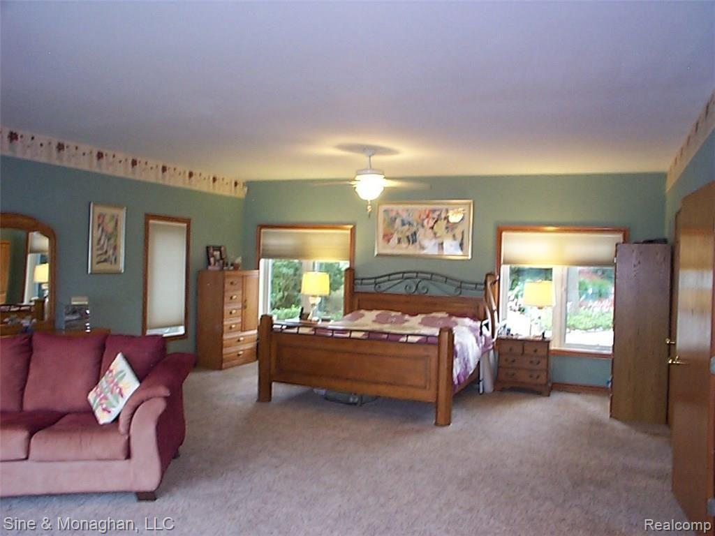 1451 River Road St. Clair, MI 48079 - Photo 15 of 70 15 HUGE MASTER BR 1451 RIVER RD.JPG