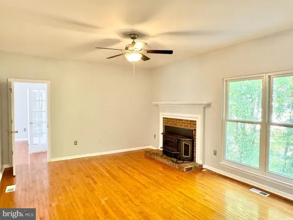 $4,000 | 13202 Mountain Ash Court, Woodbridge, VA 22192