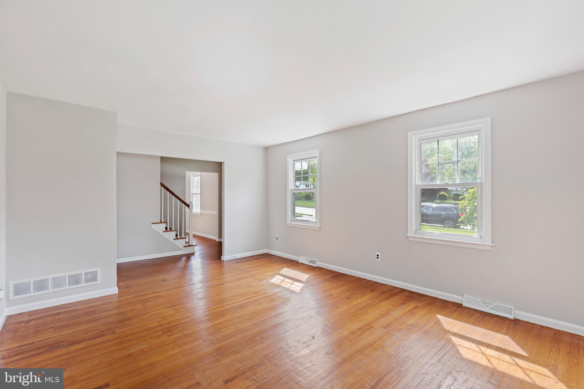 2109 Hemlock Road Norristown, PA 19403 - Photo 7 of 24 Living room