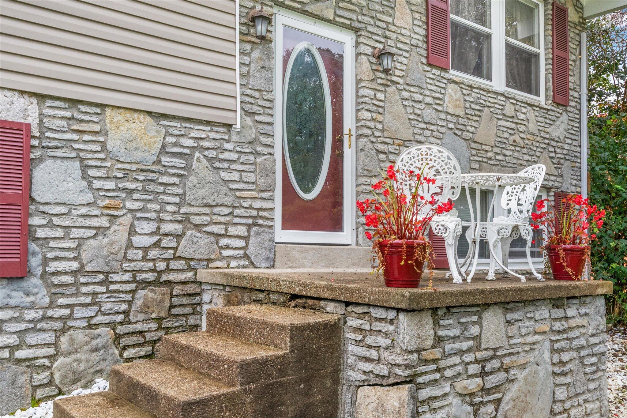 221 Menelaus Road Berea, KY 40403 - Photo 4 of 33 03-MG_9054
