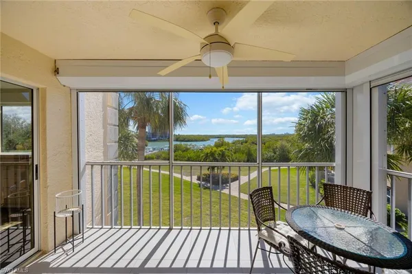 $425,000 | 320 Horse Creek Drive, Unit 308, Naples, FL 34110