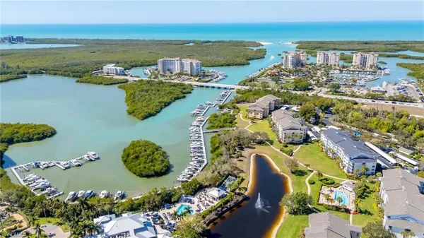 $425,000 | 320 Horse Creek Drive, Unit 308, Naples, FL 34110