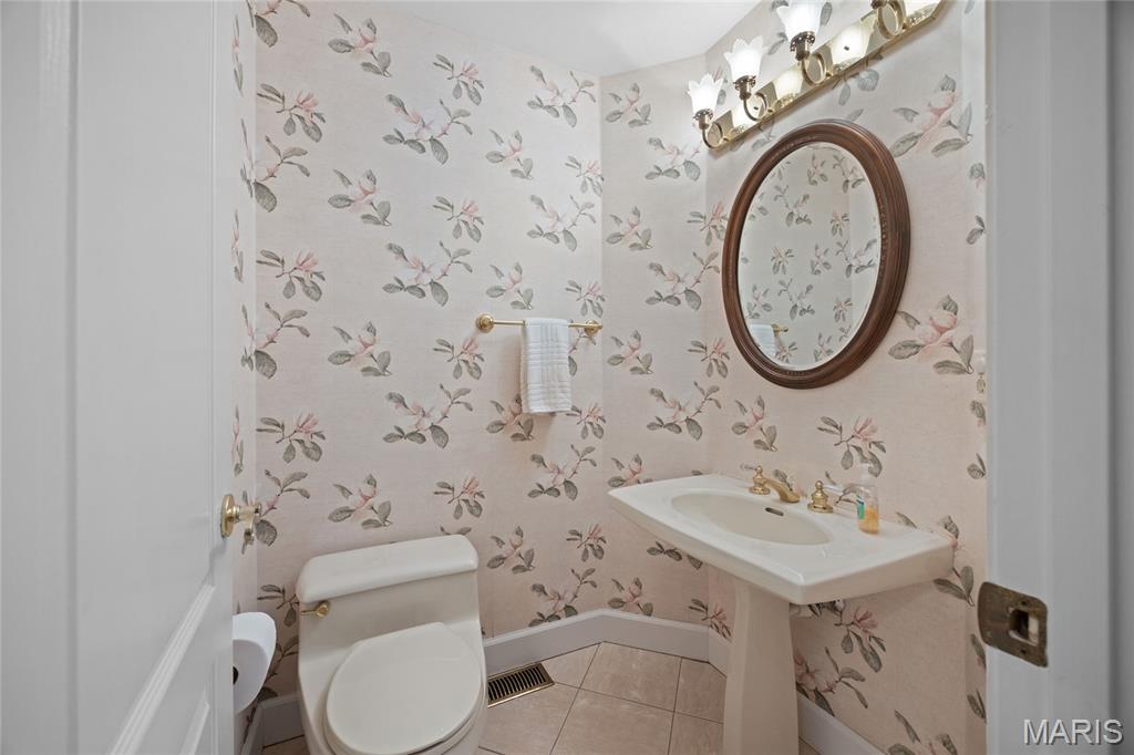 14316 Spyglass Ridge Chesterfield, MO 63017 - Photo 18 of 43