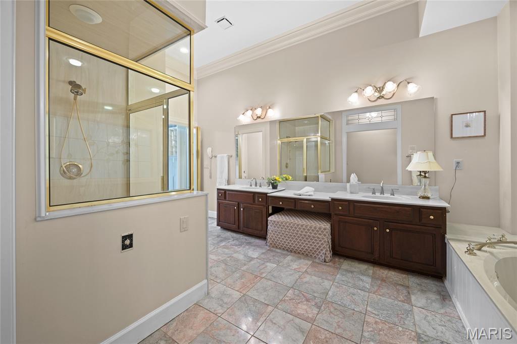 14316 Spyglass Ridge Chesterfield, MO 63017 - Photo 19 of 43