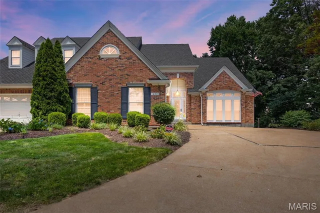 $725,000 | 14316 Spyglass Ridge, Chesterfield, MO 63017