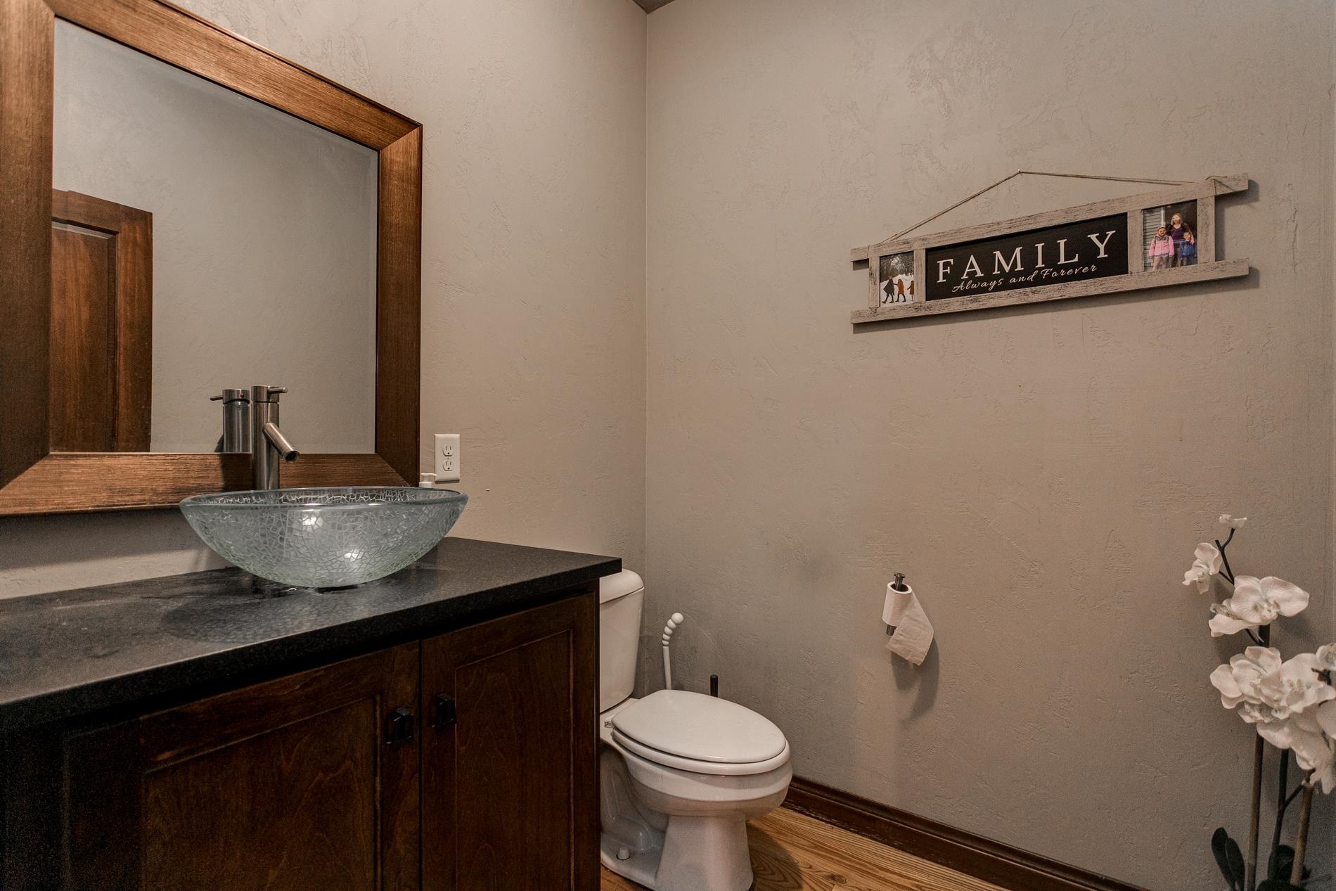 1387 Radcliff Road Neenah, WI 54956 - Photo 17 of 65