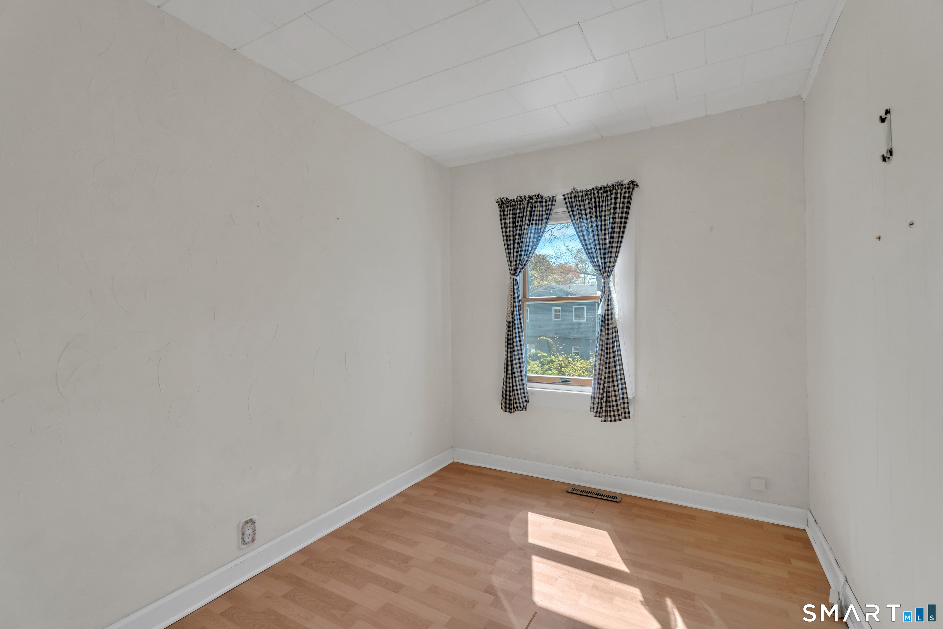 58 Grove Street Branford, CT 06405 - Photo 18 of 38
