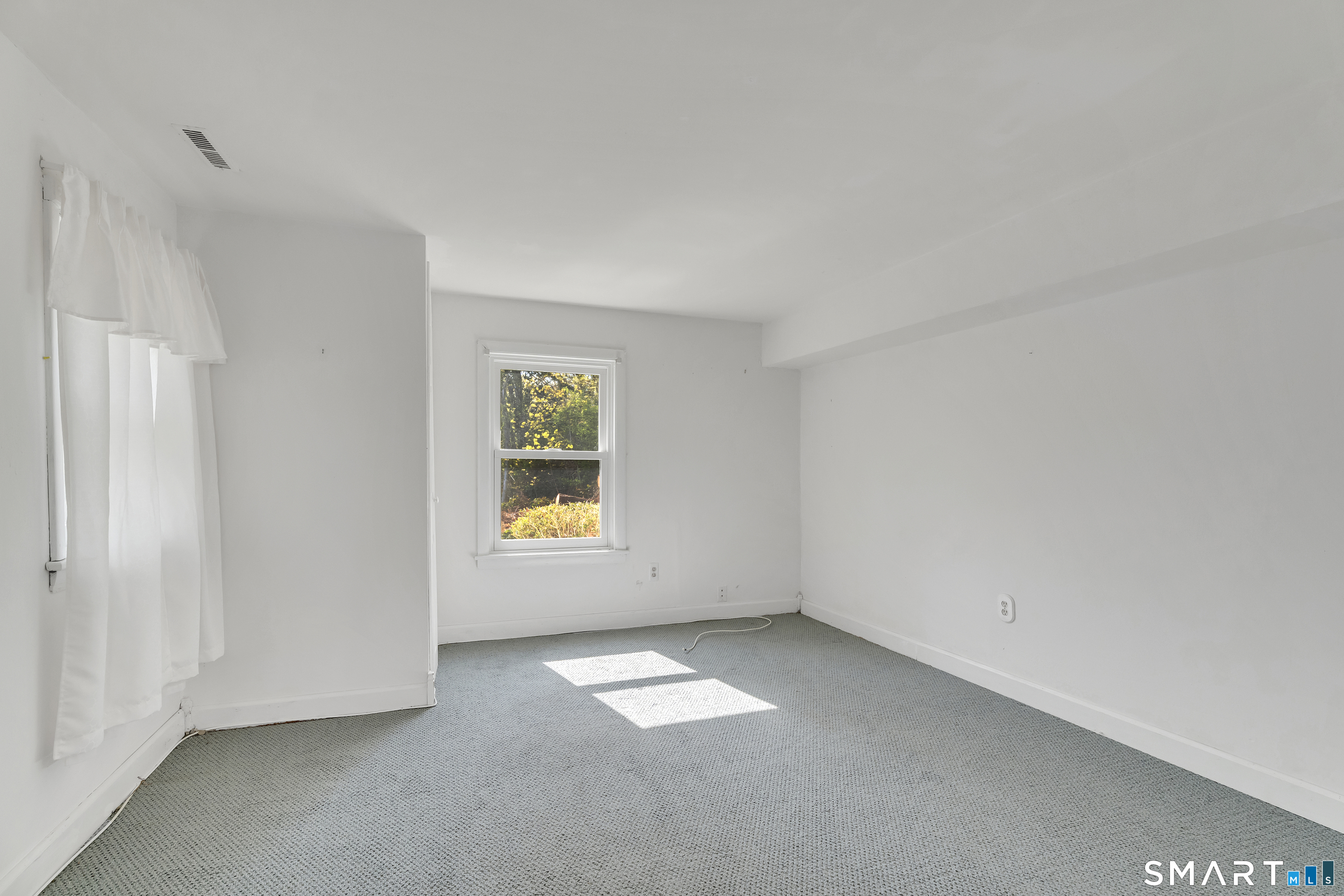 58 Grove Street Branford, CT 06405 - Photo 33 of 38