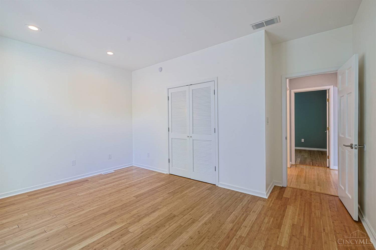 2928 Struble Road Cincinnati, OH 45251 - Photo 41 of 68