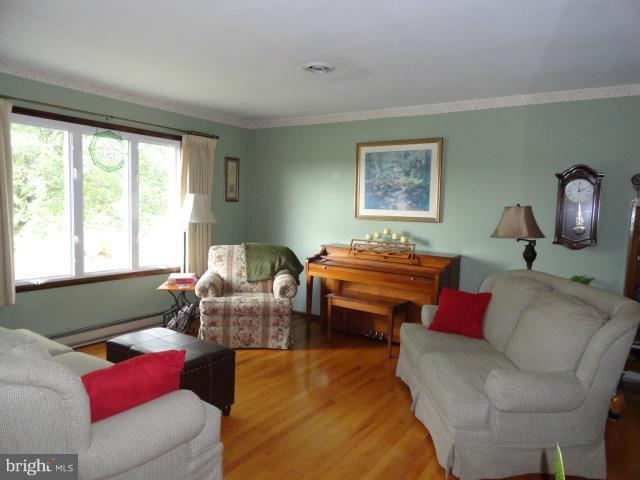 4029 Bullfrog Road Taneytown, MD 21787 - Photo 2 of 30 Living Room