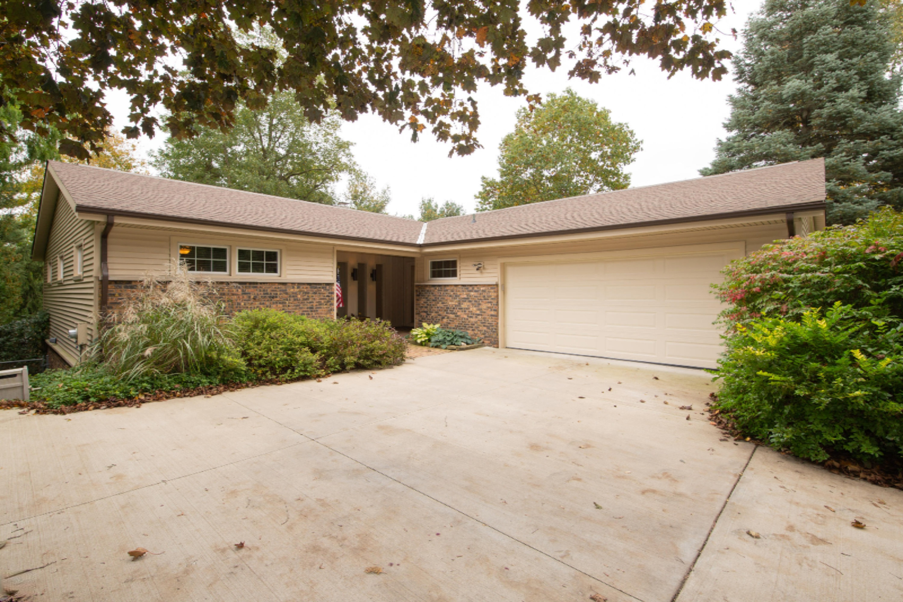 645 East Ridge Circle Kalamazoo, MI 49009 - Photo 3 of 35 645_E_Ridge_Circle-01