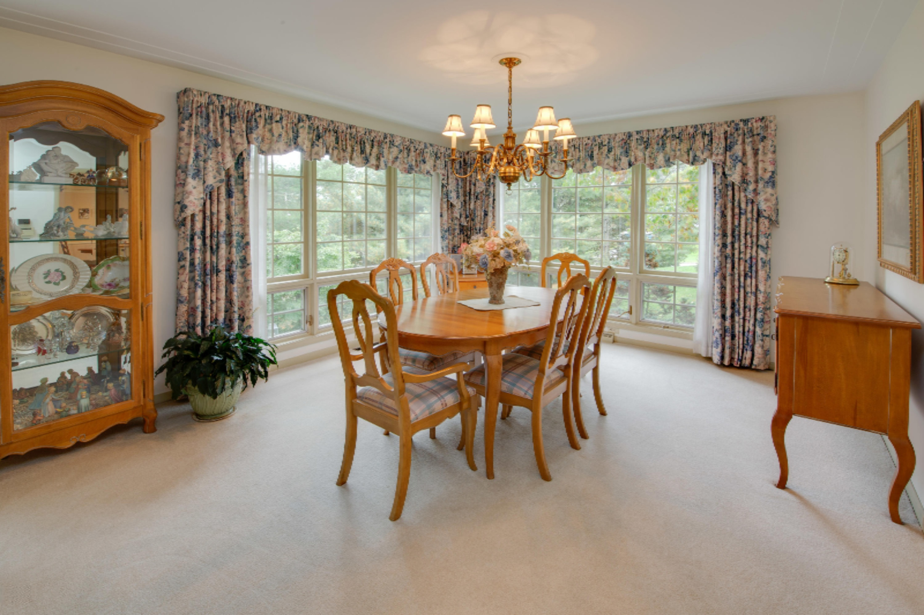 645 East Ridge Circle Kalamazoo, MI 49009 - Photo 7 of 35 645_E_Ridge_Circle-11