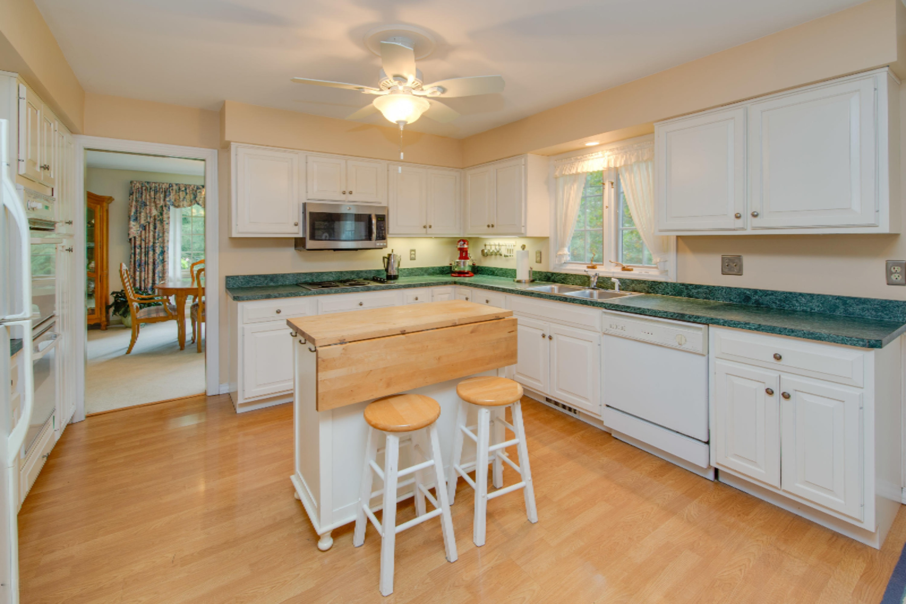 645 East Ridge Circle Kalamazoo, MI 49009 - Photo 8 of 35 645_E_Ridge_Circle-04