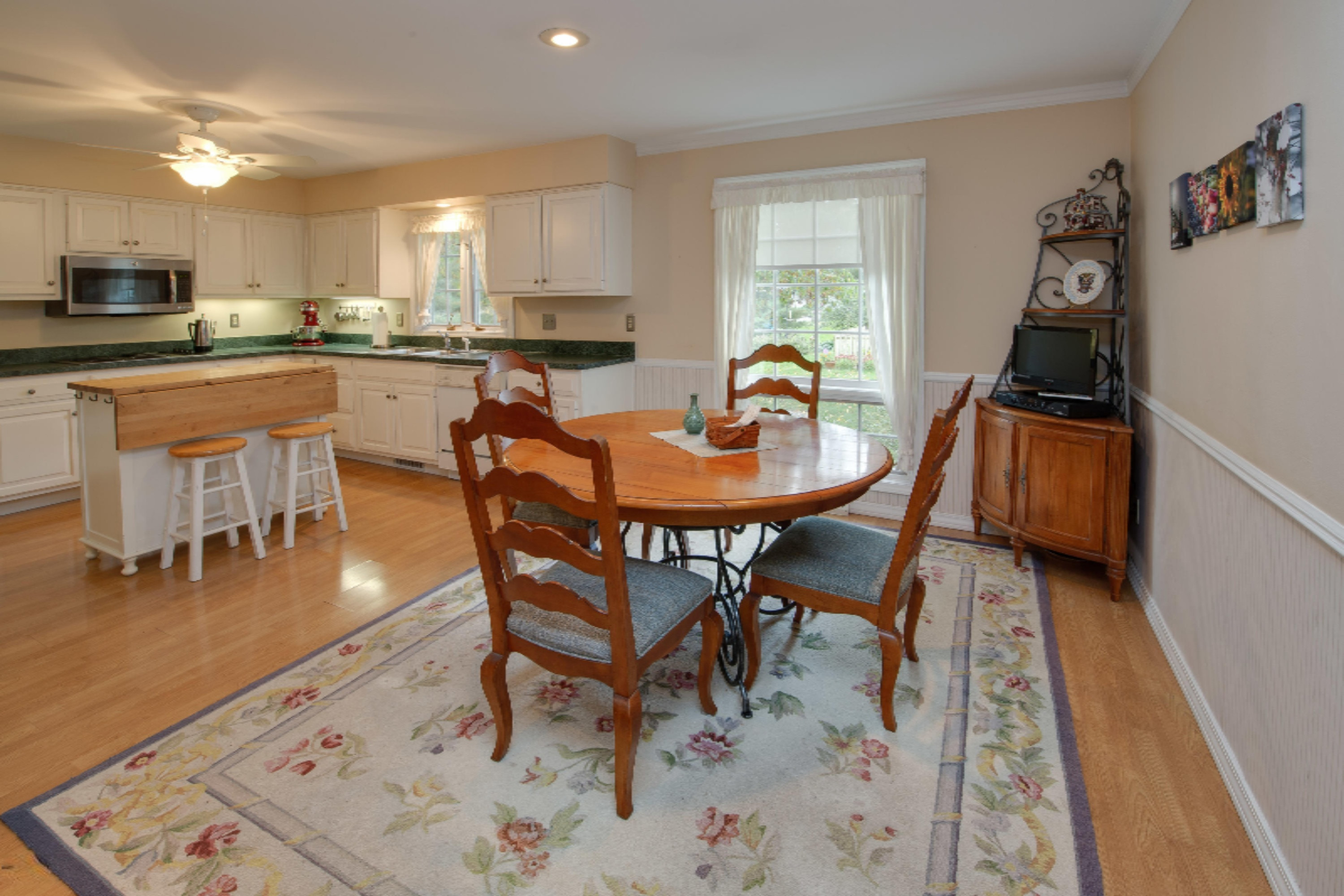 645 East Ridge Circle Kalamazoo, MI 49009 - Photo 9 of 35 645_E_Ridge_Circle-05