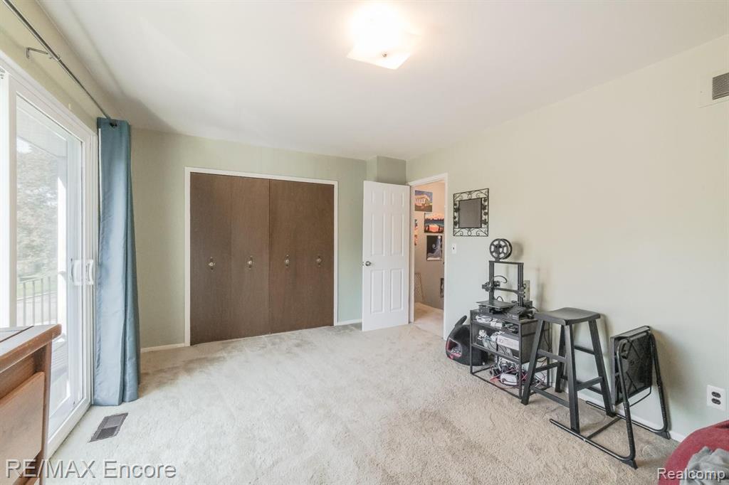 67 Stratford Lane Rochester Hills, MI 48309 - Photo 18 of 35