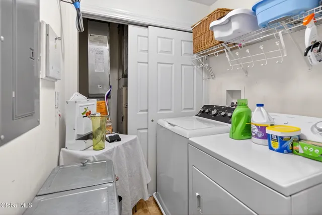 $315,000 | 4201 Admiral's Walk Drive, Cohoes, NY 12047