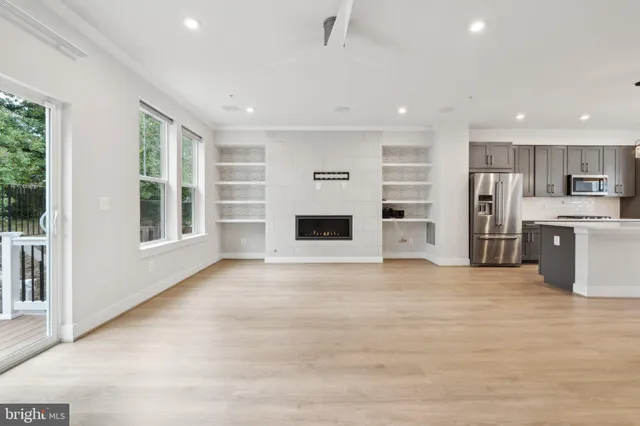 $5,500 | 3034 Declan Way, Falls Church, VA 22044