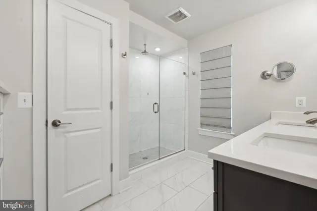 $5,500 | 3034 Declan Way, Falls Church, VA 22044