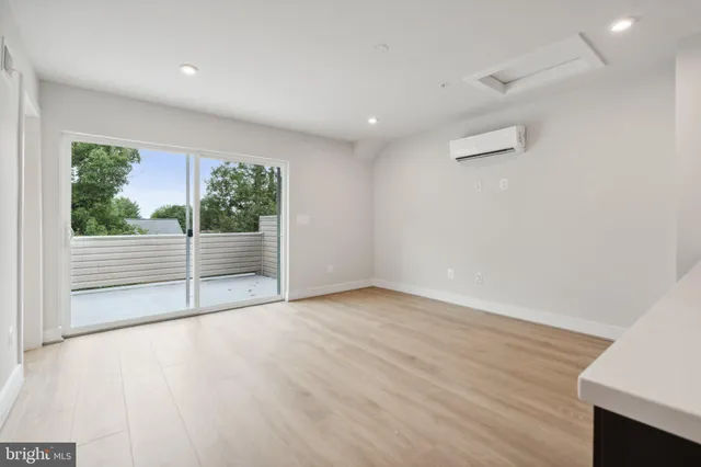 $5,500 | 3034 Declan Way, Falls Church, VA 22044