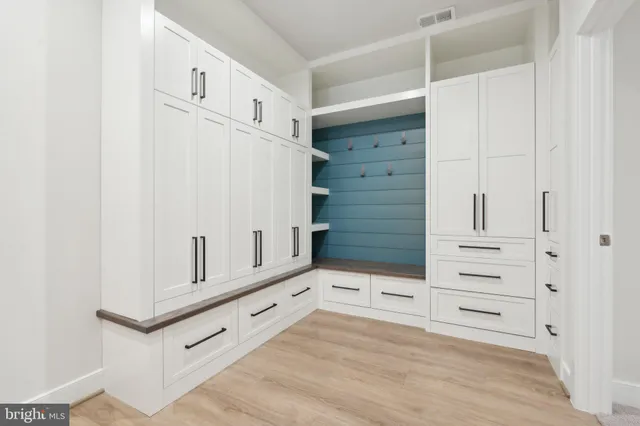 $5,500 | 3034 Declan Way, Falls Church, VA 22044