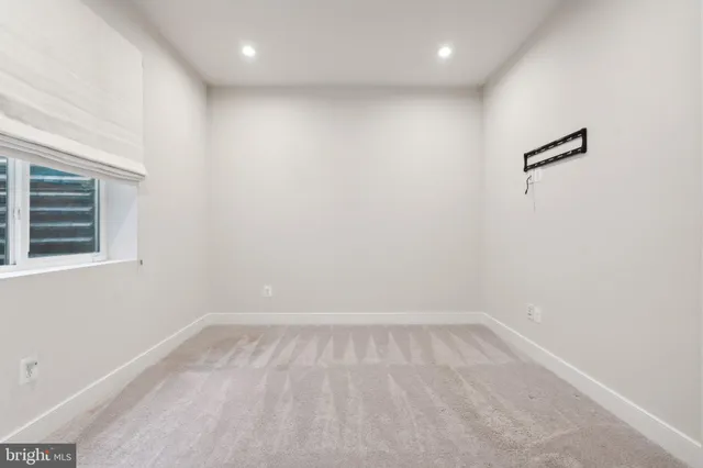 $5,500 | 3034 Declan Way, Falls Church, VA 22044