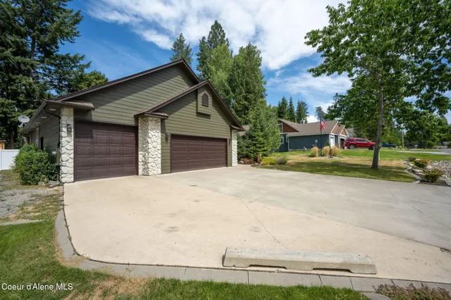 $689,275 | 1361 East Westdale Drive, Hayden, ID 83835