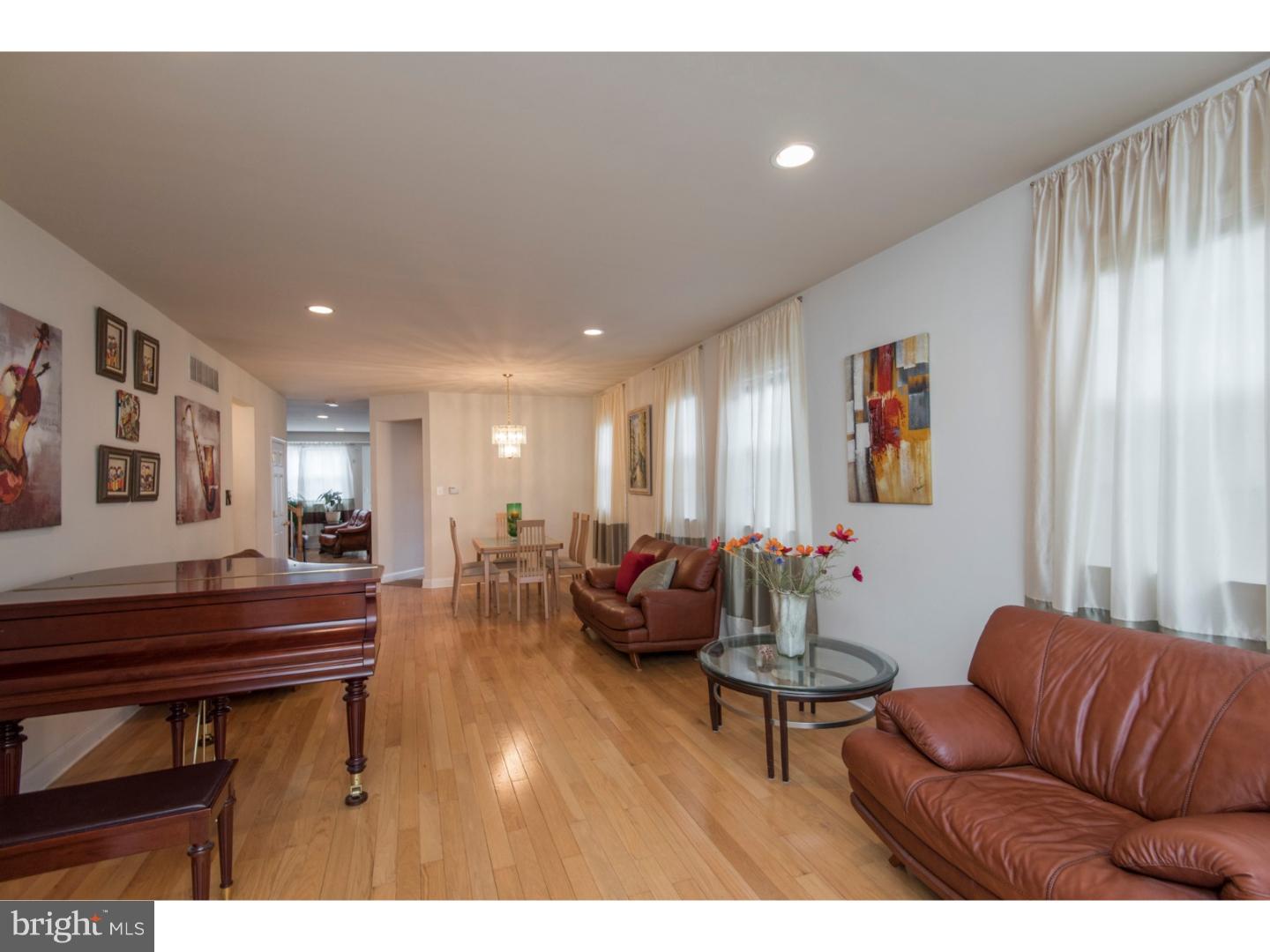 9733 Bridle Road Philadelphia, PA 19115 - Photo 5 of 25