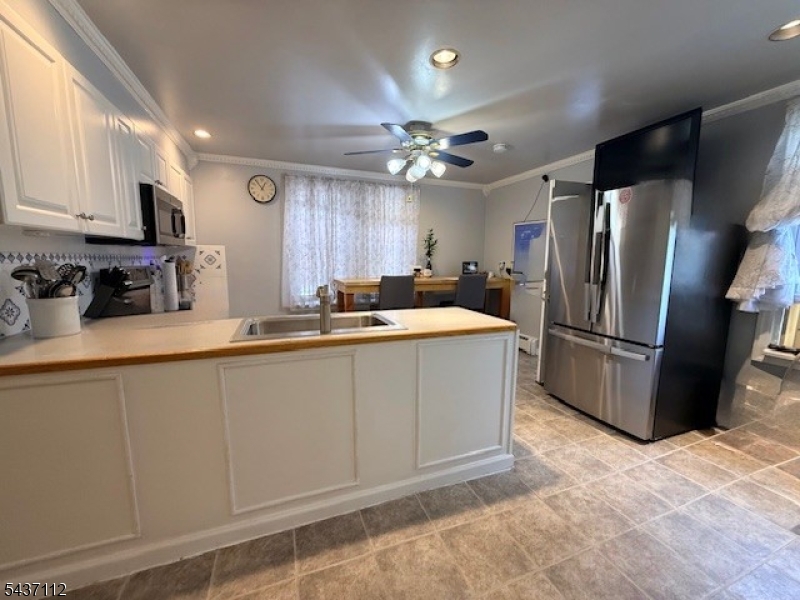 436 Knickerbocker Avenue Paterson, NJ 07503 - Photo 11 of 44