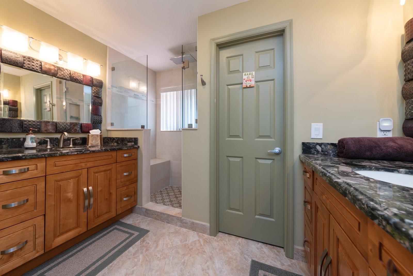 5710 Coach House Circle, Unit F Boca Raton, FL 33486 - Photo 10 of 18 10_5710CoachHouseCircleF_168_MasterBathr