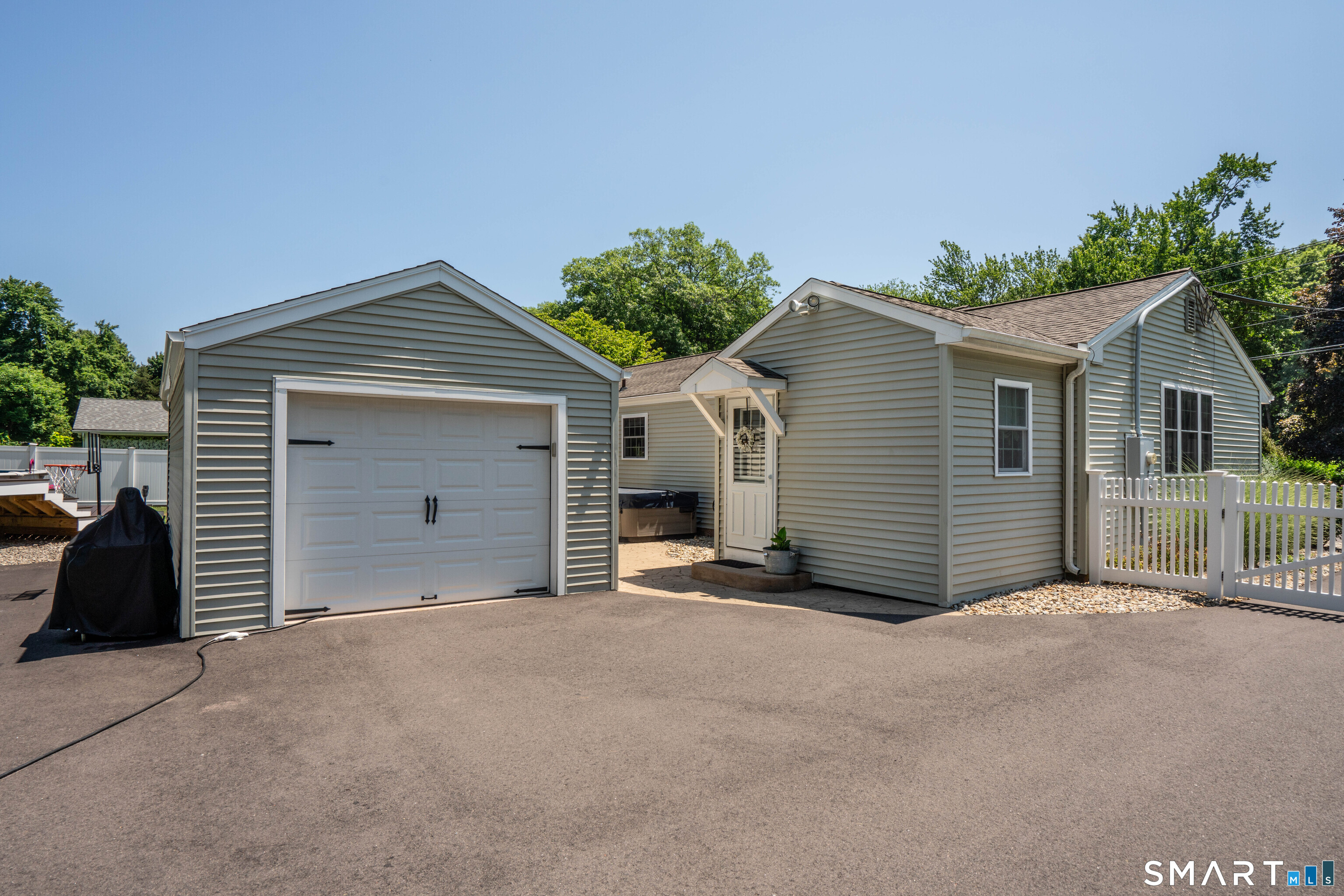 355 Burnham Street Manchester, CT 06042 - Photo 38 of 40