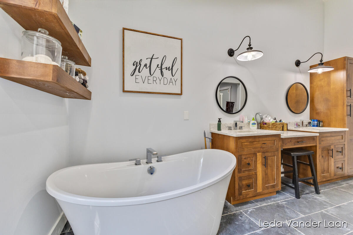 7385 14 Mile Road Northeast Cedar Springs, MI 49319 - Photo 21 of 51 IMG_1020